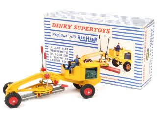 Lot 369 - DINKY TOYS (FRANCE) (1)