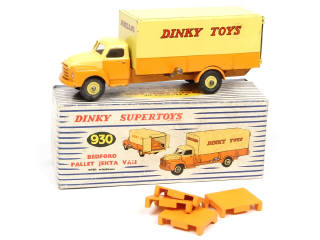 Lot 367 - DINKY TOYS (GB) (1)