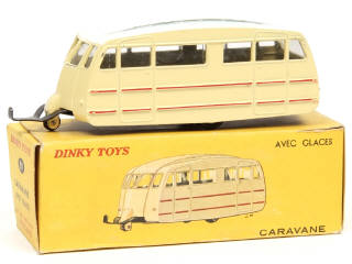 Lot 352 - DINKY TOYS (FRANCE) (1)