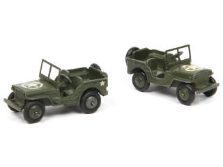 Lot 392 - DINKY TOYS (GB) (2)