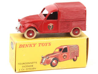 Lot 495 - DINKY TOYS (FRANCE) (1)