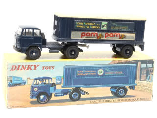 Lot 617 - DINKY TOYS (FRANCE) (1)