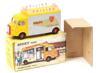 Lot 576 - DINKY TOYS (FRANCE) (1)