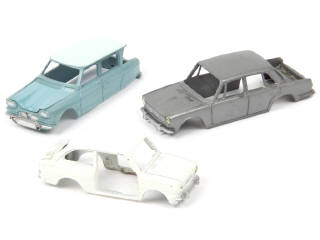 Lot 425 - DINKY TOYS (FRANCE) (3)