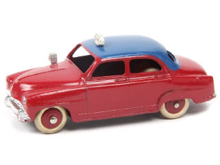 Lot 419 - DINKY TOYS (FRANCE) (1)