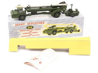 Lot 383 - DINKY TOYS (GB) (1)