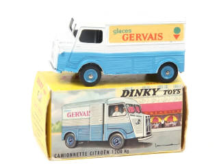 Lot 571 - DINKY TOYS (FRANCE) (1)