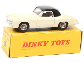 Lot 467 - DINKY TOYS (FRANCE) (1)