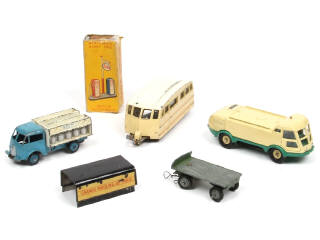 Lot 377 - DINKY TOYS (FRANCE) (6)