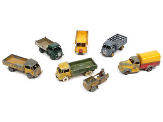 Lot 380 - DINKY TOYS (FRANCE) (7)