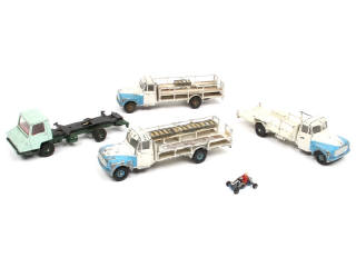 Lot 372 - DINKY TOYS (FRANCE) (5)