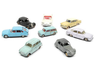 Lot 391 - DINKY TOYS (FRANCE) (8)