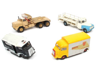 Lot 369 - DINKY TOYS (FRANCE) (4)