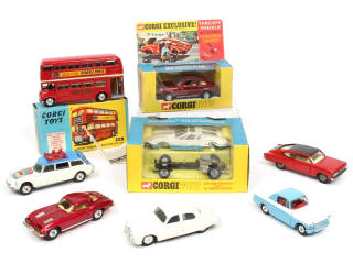 Lot 234 - CORGI TOYS (GB) (8)