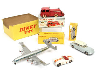 Lot 397 - DINKY TOYS (FRANCE) (4)