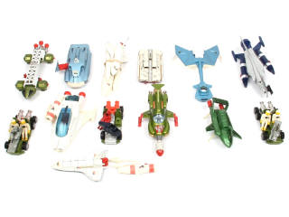 Lot 407 - DINKY TOYS (GB) (13)