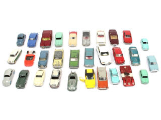 Lot 413 - DINKY TOYS (GB) (30)