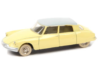 Lot 597 - DINKY TOYS (FRANCE) (1)