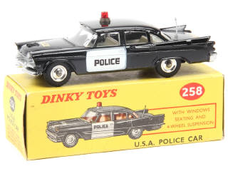 Lot 562 - DINKY TOYS (GB) (1)