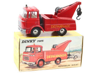 Lot 714 - DINKY TOYS (FRANCE) (1)