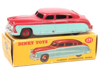 Lot 554 - DINKY TOYS (GB) (1)