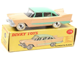Lot 557 - DINKY TOYS (GB) (1)