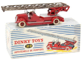 Lot 691 - DINKY TOYS (FRANCE) (1)