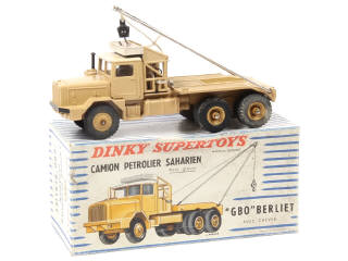 Lot 695 - DINKY TOYS (FRANCE) (1)