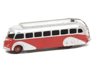 Lot 685 - DINKY TOYS (FRANCE) (1)