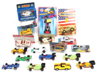 Lot 180 - DIVERS (18)