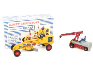 Lot 392 - DINKY TOYS (FRANCE) (1)