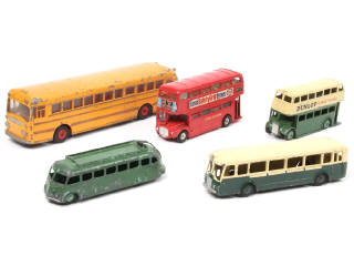 Lot 377 - DINKY TOYS (5)