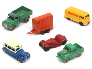 Lot 465 - DINKY TOYS (GB) (6)