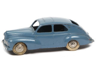 Lot 322 - DINKY TOYS (FRANCE) (1)