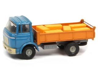 Lot 398 - DINKY TOYS (FRANCE) (1)