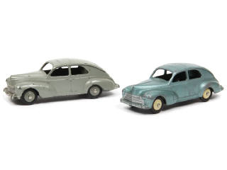 Lot 332 - DINKY TOYS (FRANCE) (2)