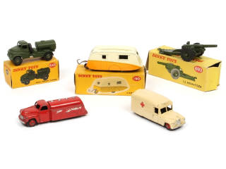 Lot 330 - DINKY TOYS (GB) (5)