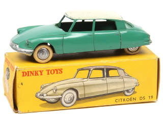 Lot 387 - DINKY TOYS (FRANCE) (1)