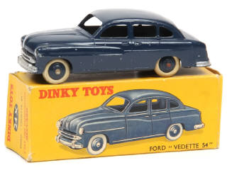 Lot 393 - DINKY TOYS (FRANCE) (1)