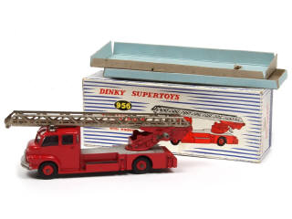 Lot 324 - DINKY TOYS (GB) (1)