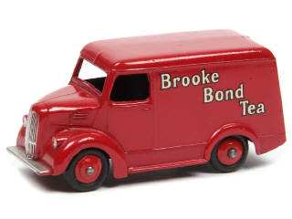 Lot 334 - DINKY TOYS (GB) (1)