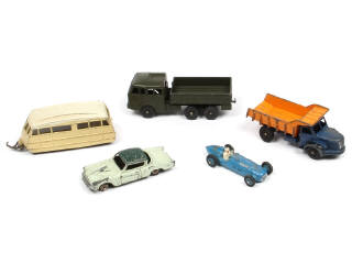Lot 371 - DINKY TOYS (FRANCE) (5)