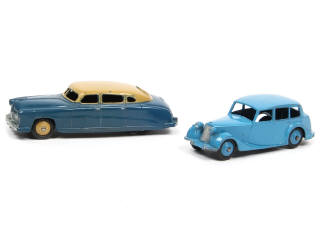 Lot 237 - DINKY TOYS (GB) (2)