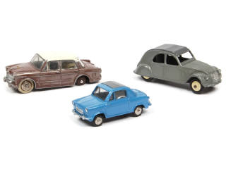 Lot 443 - DINKY TOYS (FRANCE) (3)