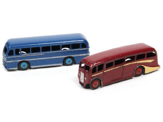 Lot 378 - DINKY TOYS (GB) (2)