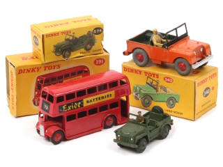 Lot 390 - DINKY TOYS (GB) (3)