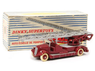Lot 412 - DINKY TOYS (FRANCE) (1)