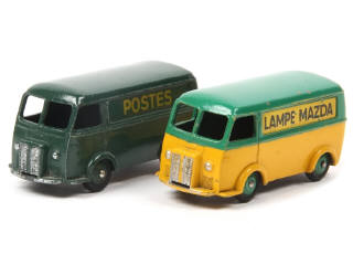 Lot 420 - DINKY TOYS (FRANCE) (2)