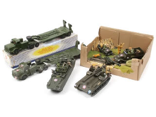Lot 396 - DINKY TOYS (7)