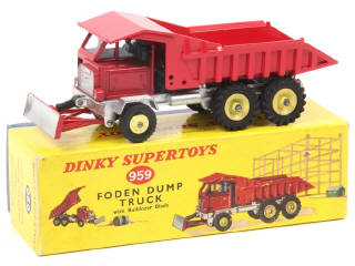 Lot 523 - DINKY TOYS (GB) (1)